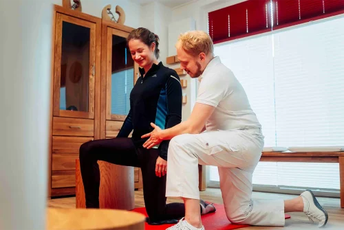 Engpassdehnung nach Liebscher & Bracht Schmerztherapie