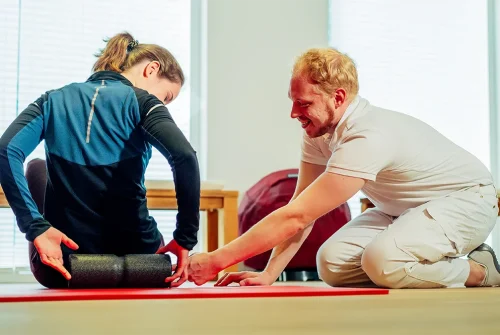 Faszienrollmassage Übung nach Liebscher & Bracht